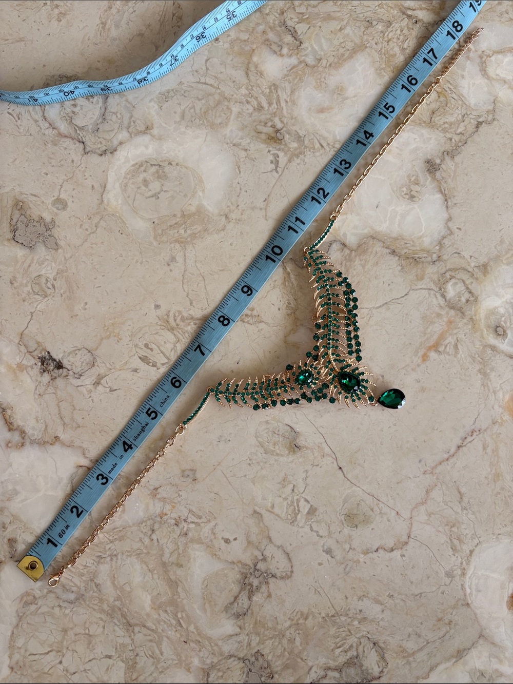 NWOT Bollywood Emerald Green Gold Tone Statement Necklace & Earrings Set - Picture 12 of 12